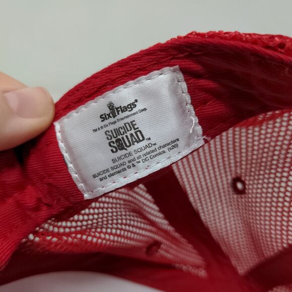 Six Flags Men's Suicide Squad Mesh Back Snapback Hat Red White Harley Quinn - Picture 12 of 13